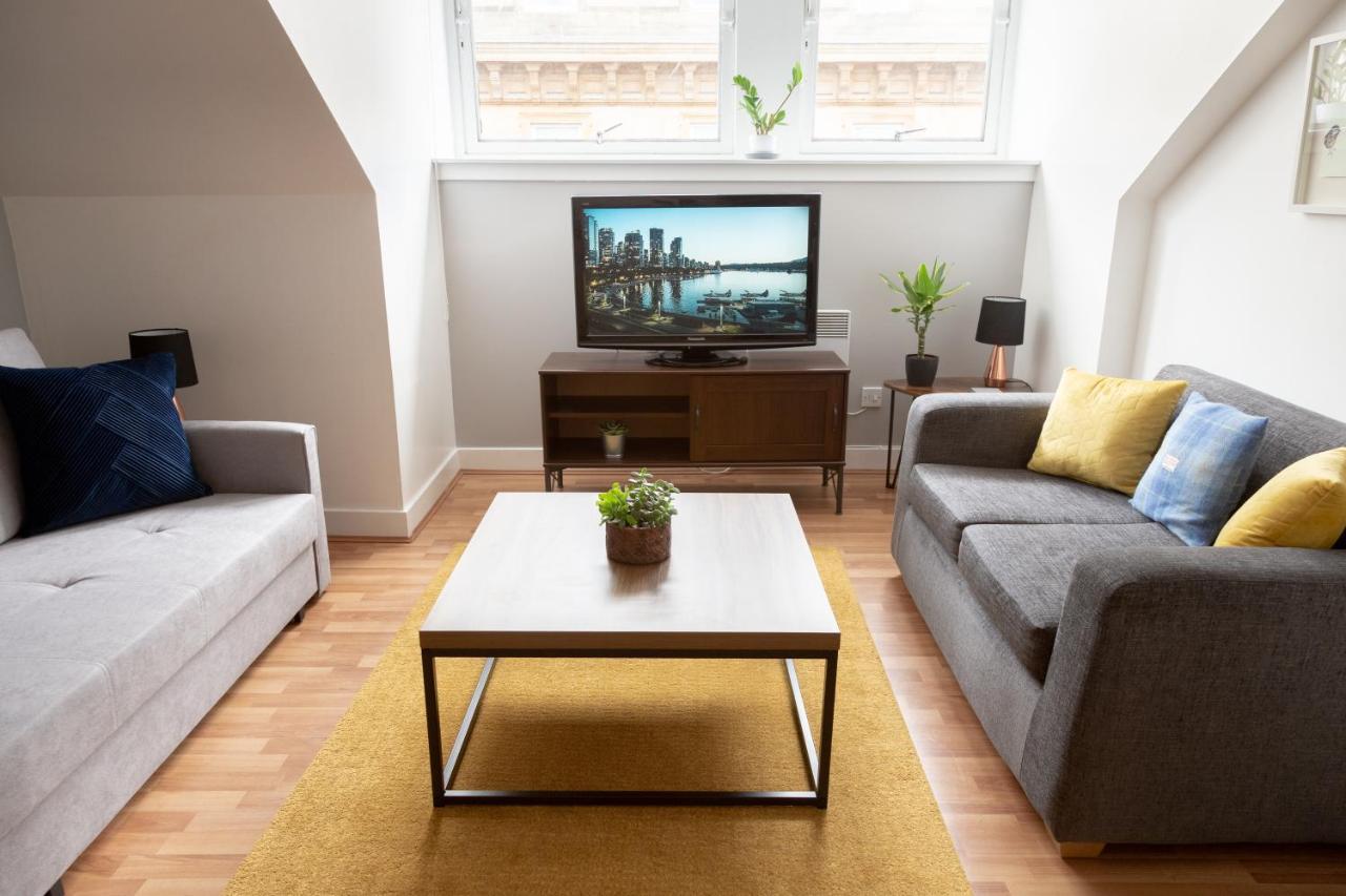 Modern Merchant City Apartment By George Square Glasgow Exterior photo